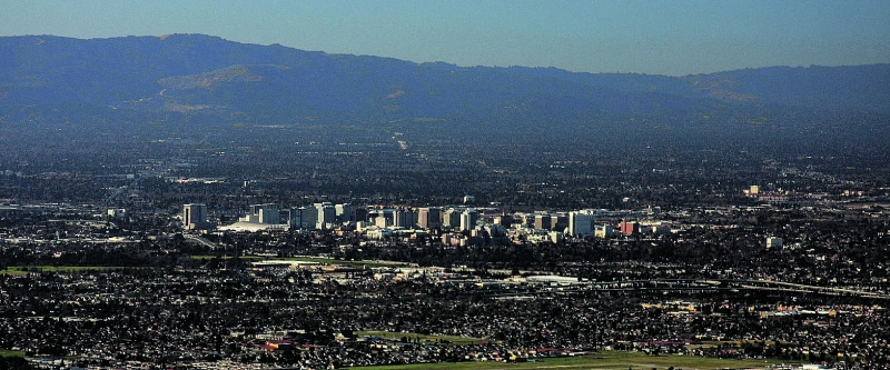 Vista do Vale do Silício, região que abrange várias cidades californianas, entre elas San José (na foto), Palo Alto e Santa Clara | Michael de San José/Creative Commons