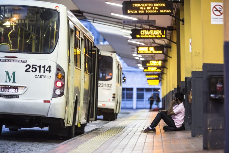 Terminal do Guadalupe, símbolo da Rede Integrada de Transporte, que pode estar chegando ao fim | Lineu Filho/Paraná Online