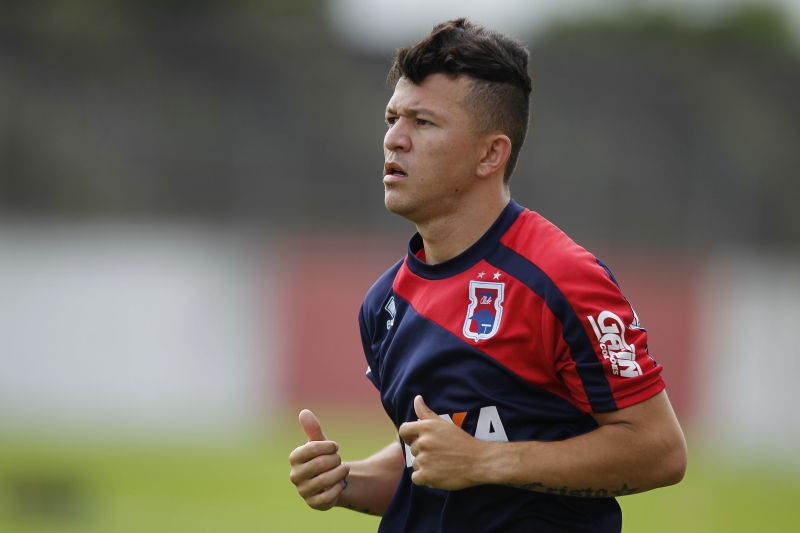 Rossi, ex-Ponte Preta: atacante é um dos sete reforços confirmados pelo Paraná para a temporada 2015 | Jonathan Campos / Gazeta do Povo