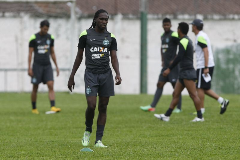 Negueba fez o primeiro treino no Coritiba nesta terça-feira | Aniele Nascimento / Gazeta do Povo