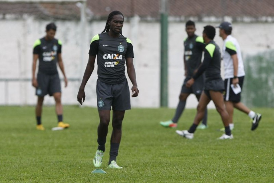 Negueba fez o primeiro treino no Coritiba nesta terça-feira | Aniele Nascimento / Gazeta do Povo