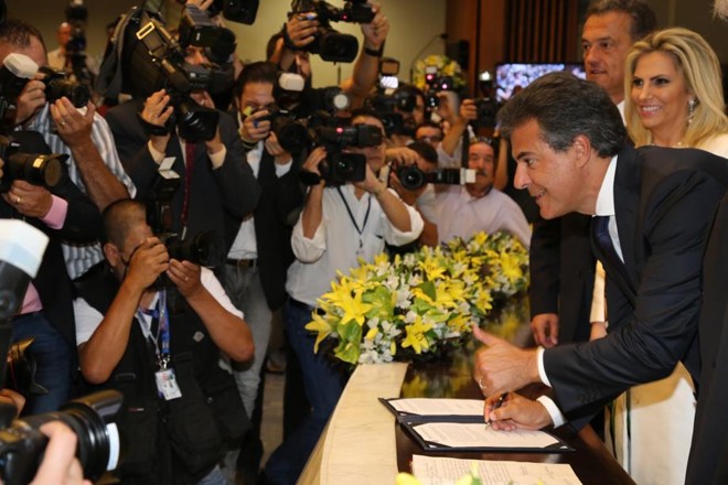 STN diz que gestão de Beto Richa usou critérios sem respaldo legal para reduzir gastos com pessoal. Na imagem, o governador na cerimônia de posse para o segundo mandato no último dia 1º | Ivonaldo Alexandre / Gazeta do Povo