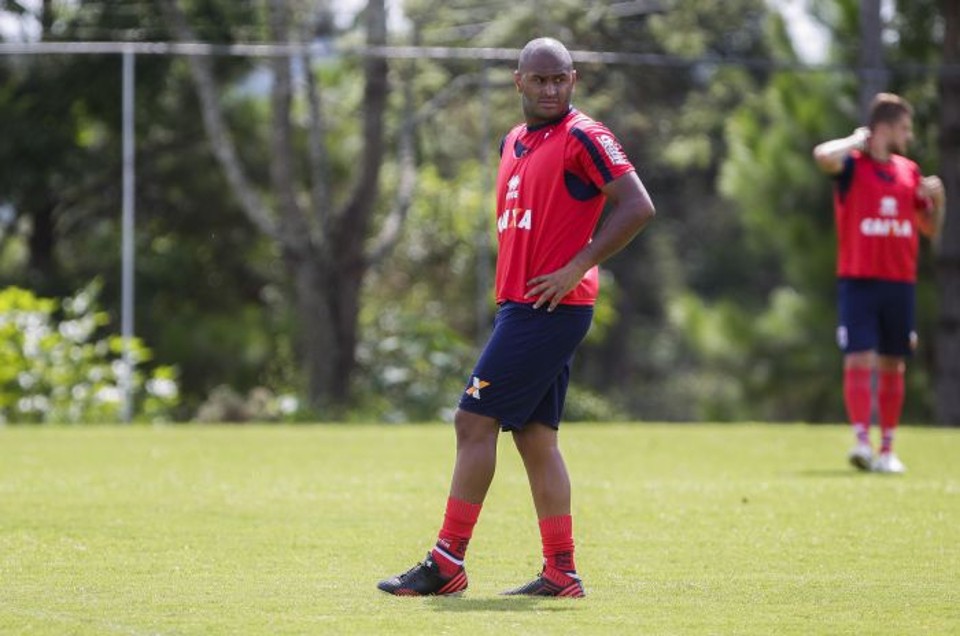 Atacante Paulo Henrique espera conseguir entrar em forma até a estreia do Paraná | Daniel Castellano / Gazeta do Povo