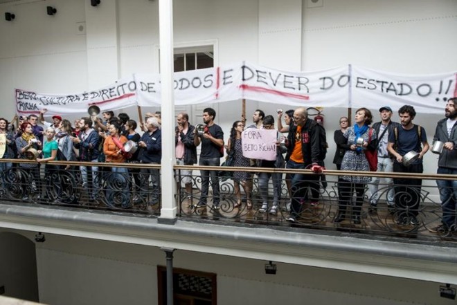 Grupo tomou conta do prédio da SEC | 