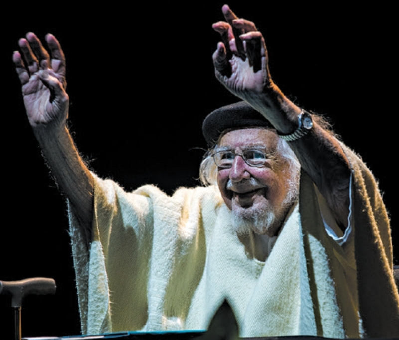 Ernesto Cardenal diz que a ciência mostra por que a tirania vai acabar se esfacelando | Driana Zehbrauskas para The New York Times
