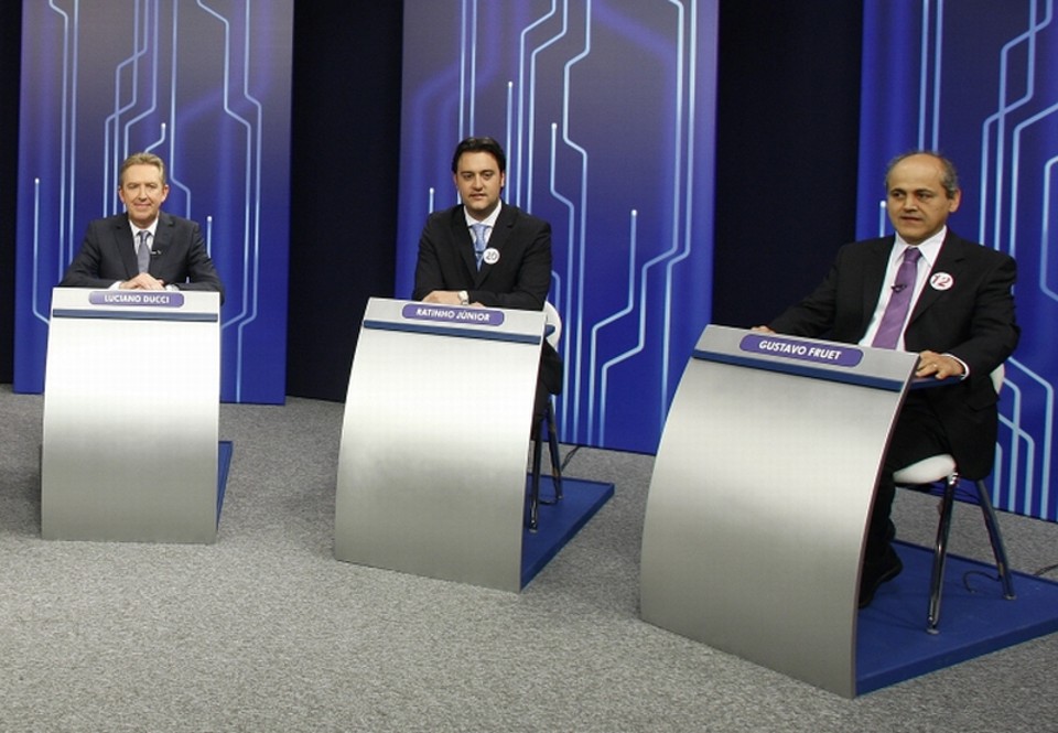Com 38%, Ratinho Jr. lidera pesquisa para a prefeitura de Curitiba em 2016 Ducci, Ratinho Jr. e Fruet: os três principais candidatos em 2012 despontam como favoritos para 2016 | Hugo Harada/Gazeta do Povo