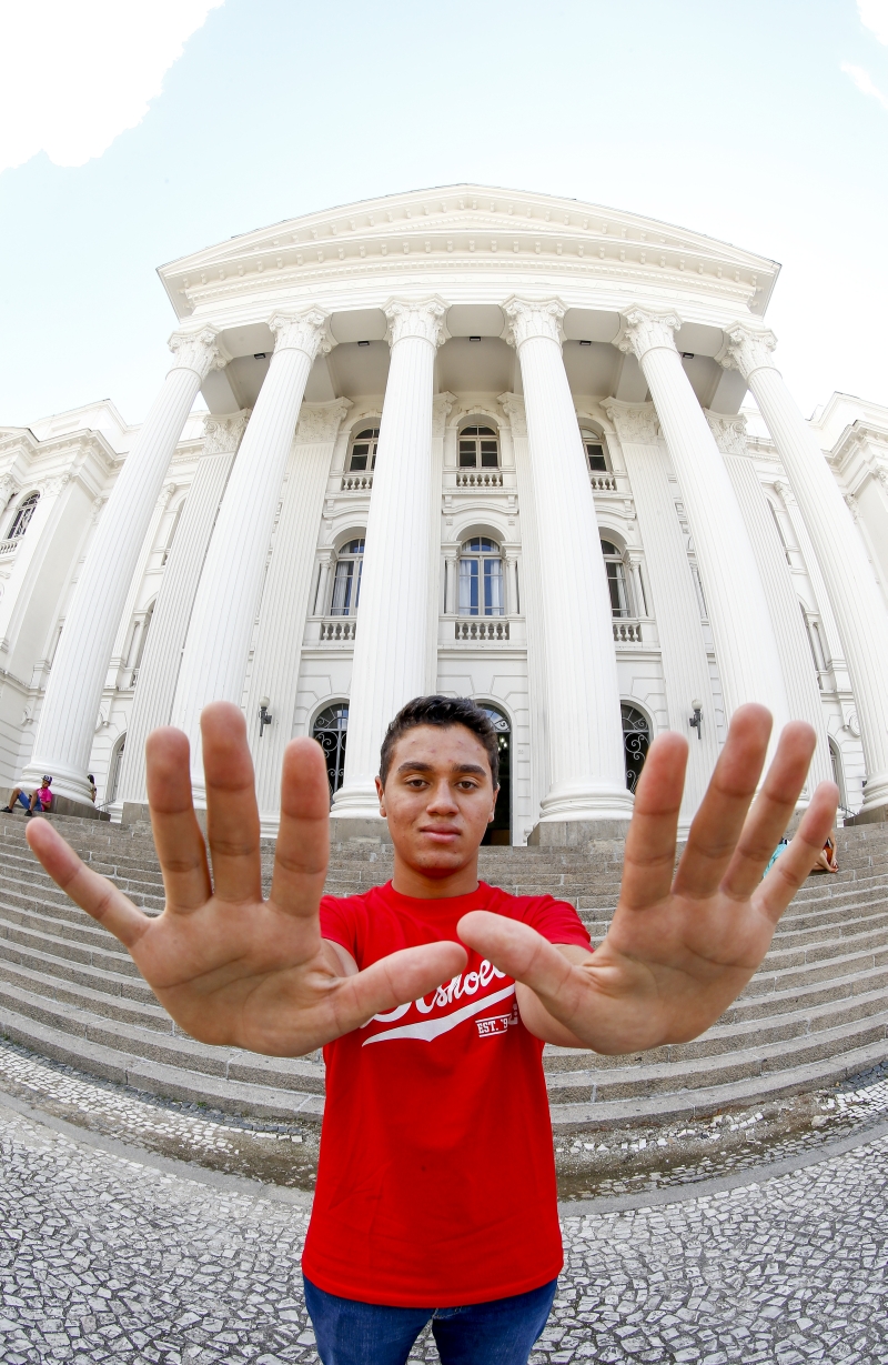 Estudante do 2º ano, Matheus queria treinar e levou nota máxima | Hugo Harada/Gazeta do Povo