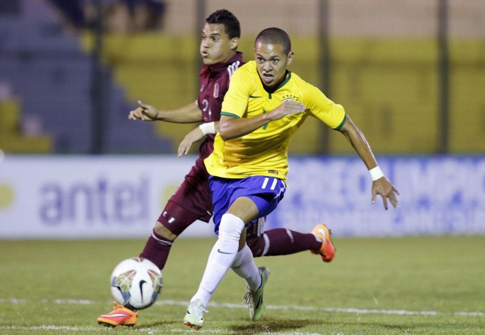 Brasil vence a Venezuela com dificuldade no Sul-Americano sub-20 Atleticano Marcos Guilherme passou em branco na vitória do Brasil sobre a Venezuela no Sul-Americano sub-20 | Reuters