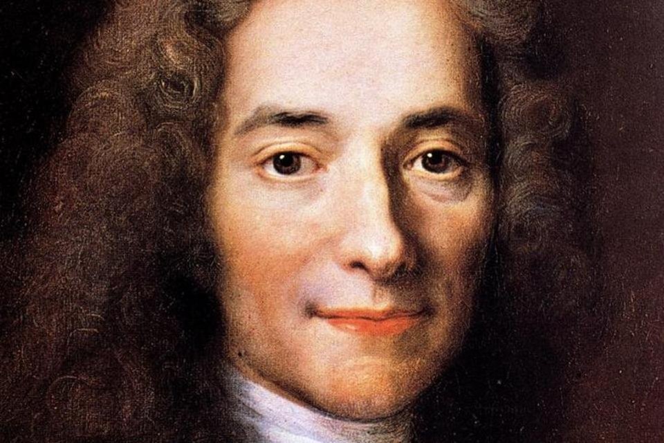 Voltaire, escritor e pensador francês |