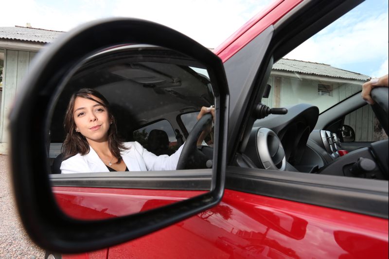 Gabriela penou para conseguir que a montadora trocasse a peça do carro. A advogada passou dois meses usando o veículo com risco maior de sofrer algum acidente | Ivonaldo Alexandre/Gazeta do Povo