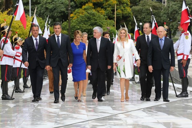 Beto Richa sobe a rampa da Assembleia Legislativa | 