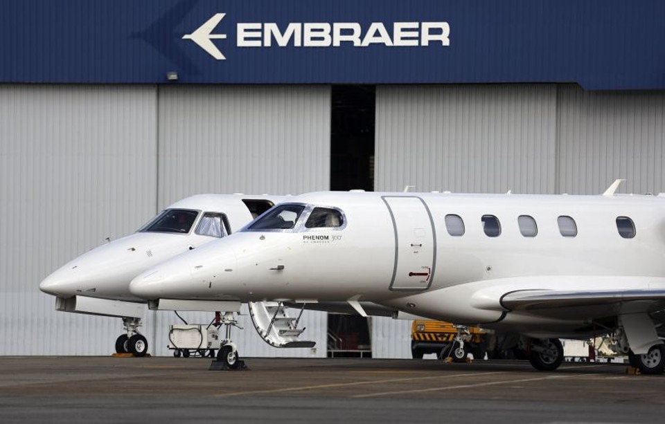 Na noite de terça-feira, a Embraer informou ter cumprido sua meta de entregas de jatos no ano passado | Nacho Doce/Reuters