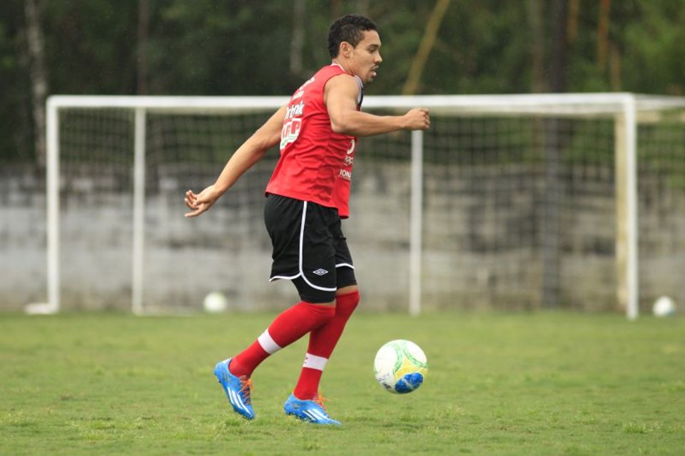 Atacante Edgar Junio retornou no Joinville e está de volta ao Atlético | Carlos Junior / ND