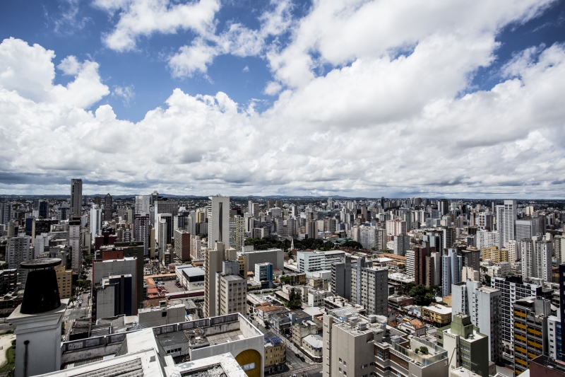 Imóveis em Curitiba: aumento no IPTU vale já para os carnês de 2015 | Henry Milléo/Gazeta do Povo