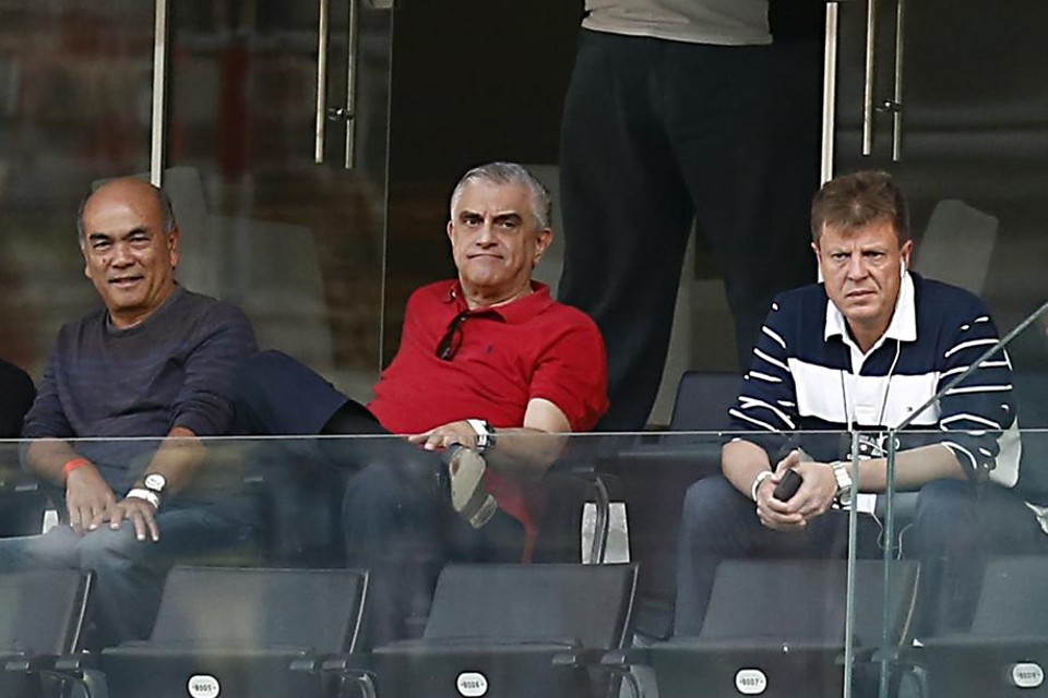 Sócio atleticano poderá ver jogo ao lado de Petraglia | Albari Rosa / Gazeta do Povo