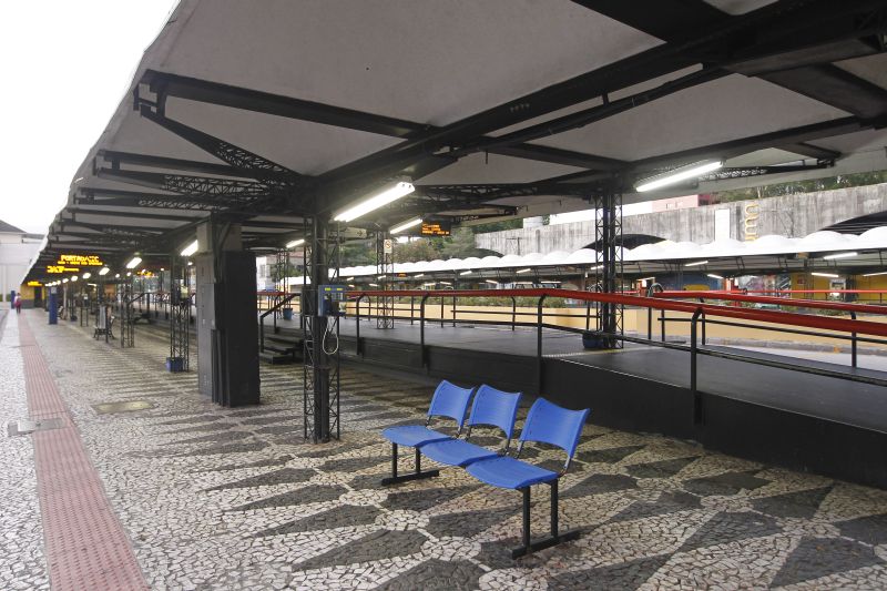 Terminal do Portão,ontem. Nenhum ônibus circulou | Antônio More/Gazeta do Povo