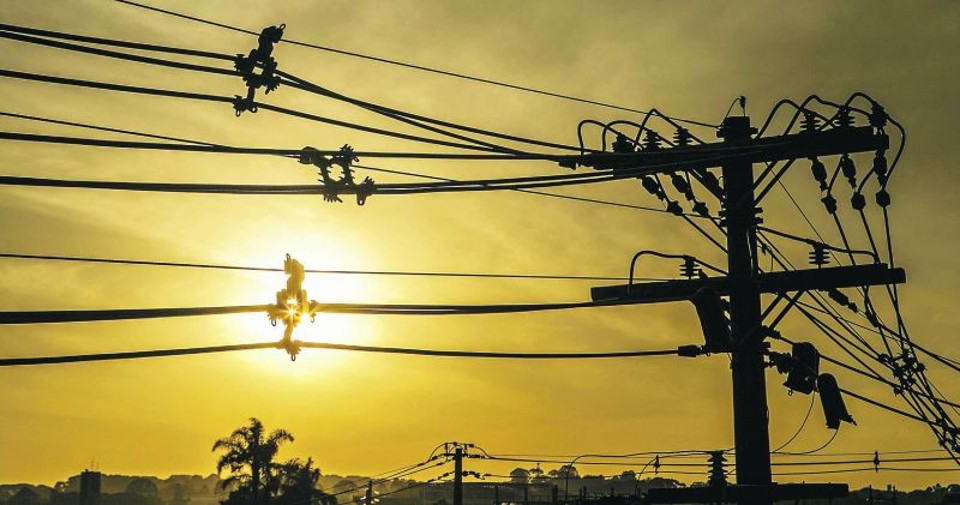 Energia que vai faltar para atender a demanda no primeiro semestre pode sobrar para a Copel Distribuidora a partir de julho de 2015 | Marcelo Andrade/Gazeta do Povo