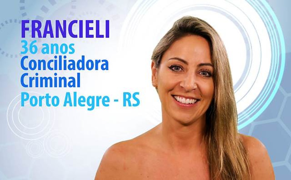 A conciliadora Francieli, eliminada na primeira semana, se disse prejudicada pela direção do programa. | Divulgação