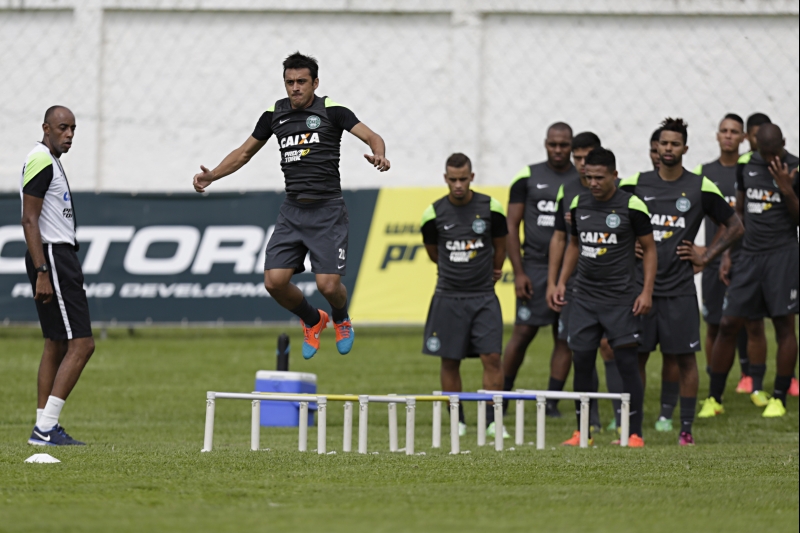 Robinho é um dos titulares que o Coxa pretende manter e utilizar desde o início do próximo Paranaense | Felipe Rosa/Tribuna