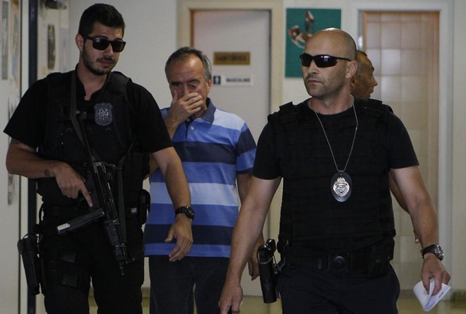 Nestor Cerveró realiza exames no IML de Curitiba após ser preso pela Polícia Federal no Rio de Janeiro na madrugada dessa quarta-feira (14) |