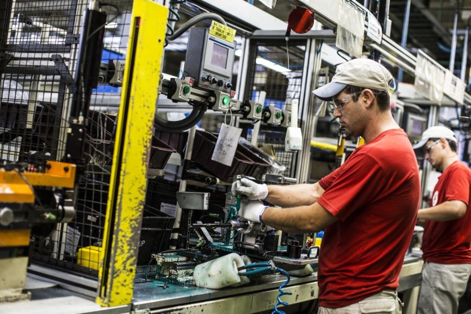 Apenas nos fatores mão de obra e tecnologia e inovação o Brasil não está no terço inferior do ranking. | Brunno Covello/Gazeta do Povo