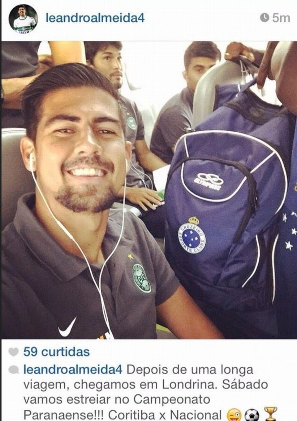 Leandro Almeida apagou e se desculpou com a torcida do Coritiba pela foto coma mochila do Cruzeiro | Reprodução Instagram
