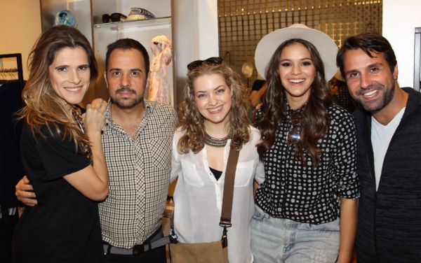 Na gravação do programa Além da Conta em Miami, a atriz Ingrid Guimarães, o diretor Guto Barra, que é de Curitiba, e sua sócia Tatiana Issa, a atriz Bruna Marquezine, que participa da nova temporada do programa com estreia amanhã no GNT, e o produtor Raphael Alvarez | Duarte Roriz