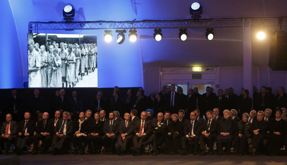 Sobreviventes de Auschwitz participaram de cerimônia no antigo campo de concentração | Laszlo Balogh/Reuters