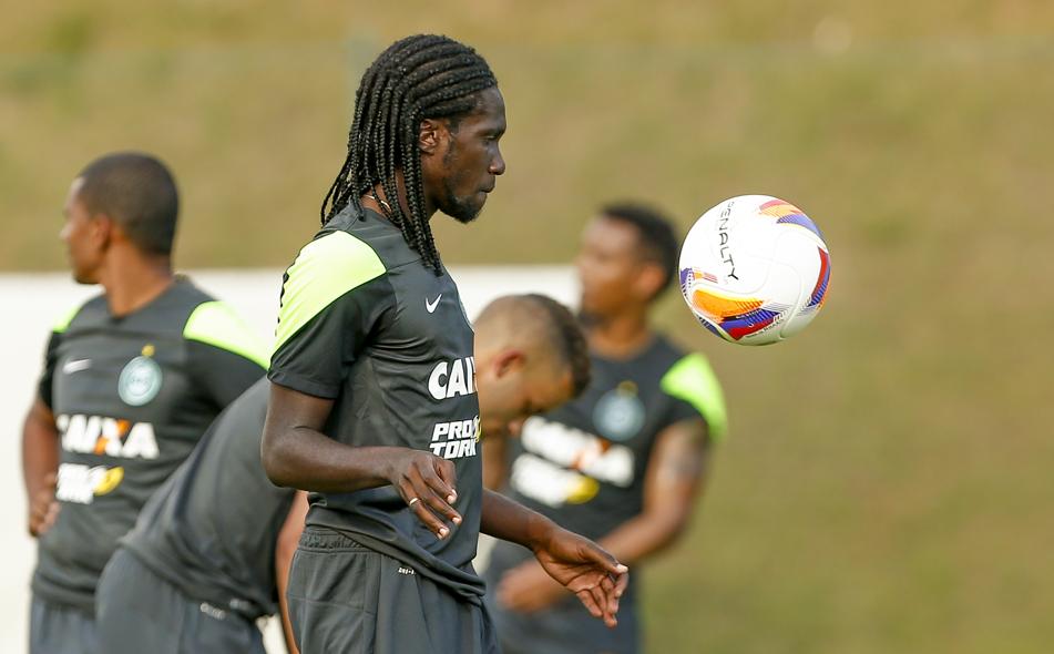 Negueba virou titular do Coxa em treino | Hugo Harada / Gazeta do Povo