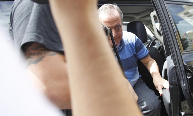 Nestor Cerveró realiza exames no IML de Curitiba após ser preso pela Polícia Federal no Rio de Janeiro na madrugada dessa quarta-feira (14) |