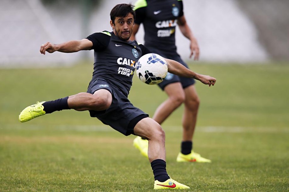 Venda de Robinho vai ajudar o caixa do Coritiba | Albari Rosa / Gazeta do Povo