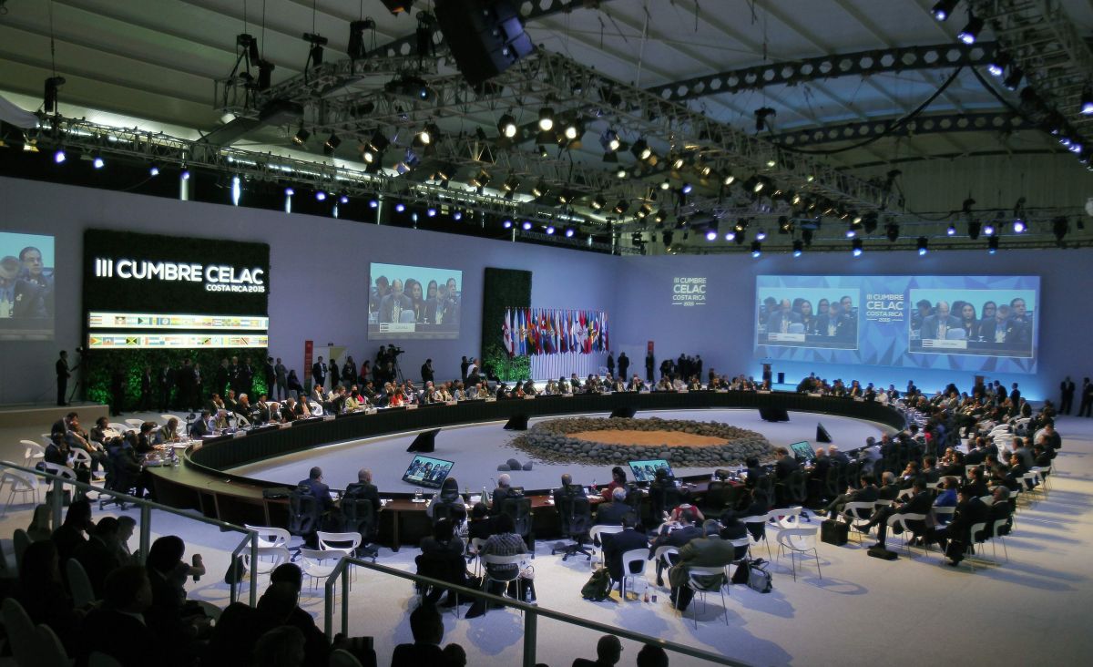 A 3ª Cúpula da CELAC foi convocada sob o lema "Construindo Juntos" e seu principal objetivo era desenhar uma estratégia para erradicar a pobreza extrema da região | JUAN CARLOS ULATE / Reuters
