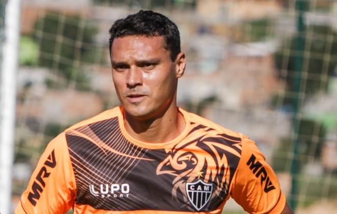 Hoje no Galo, o zagueiro Emerson, que participou do recorde de vitórias do Coxa em 2011, esteve na mira do clube para voltar nesta temporada. | Bruno Cantini/Atlético-MG