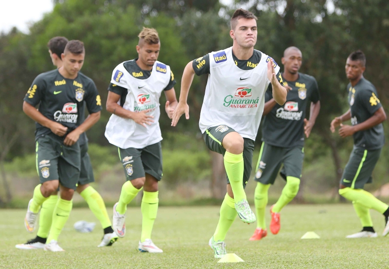 Nathan (centro) tem mais tempo dentro de campo pelas seleções de base do que pelo Atlético | Rafael Ribeiro/CBF