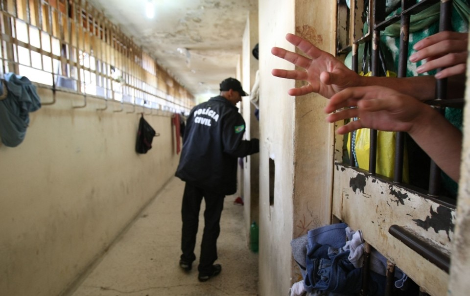 As celas dos distritos deveriam manter os presos apenas de forma provisória, no máximo até a conclusão do inquérito policial | Daniel Castellano/Gazeta do Povo
