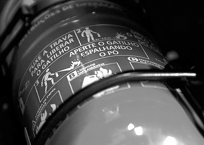 O extintor tipo ABC: produto obrigatório, mas em falta na praça | Juliano Pedrozo