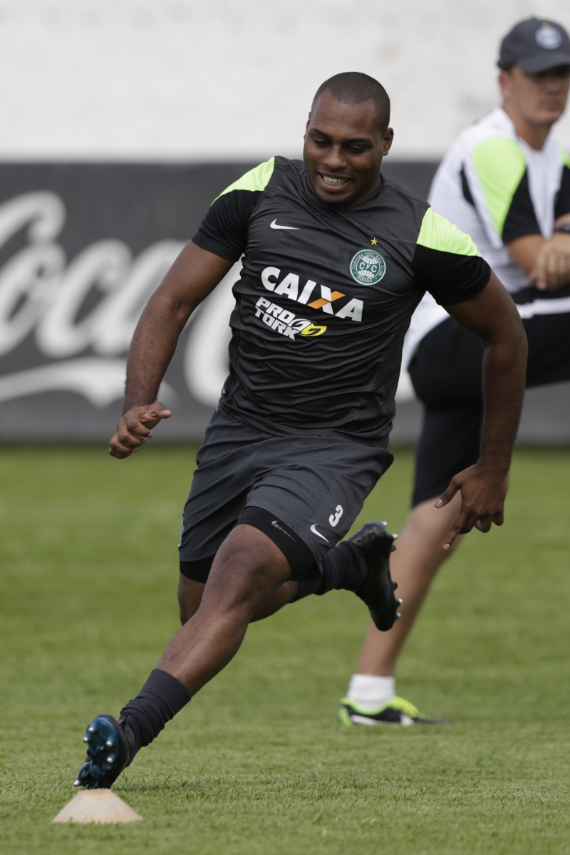 Luccas Claro é um dos atletas criados no Coritiba: clube aposta na base para recuperar as finanças | Felipe Rosa/Tribuna do Paraná