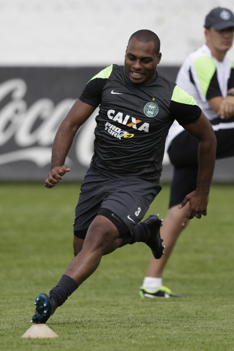 Luccas Claro é um dos atletas criados no Coritiba: clube aposta na base para recuperar as finanças | Felipe Rosa/Tribuna do Paraná