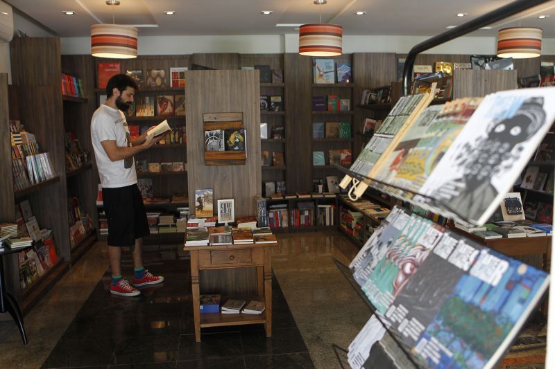 Livraria Arte e Letra, em Curitiba, é um dos estabelecimentos que pode se beneficiar com o projeto que será discutido no Congresso | Jonathan Campos/Gazeta do Povo