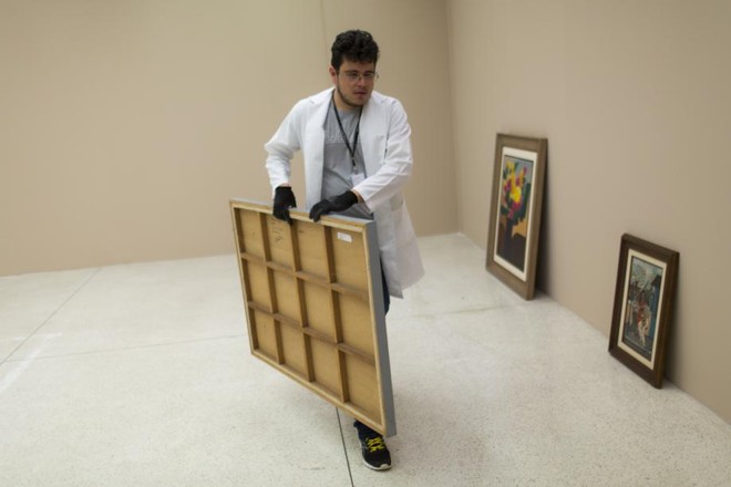 Obras apreendidas com investigados na operação Lava Jato serão expostas no Museu Oscar Niemeyer |