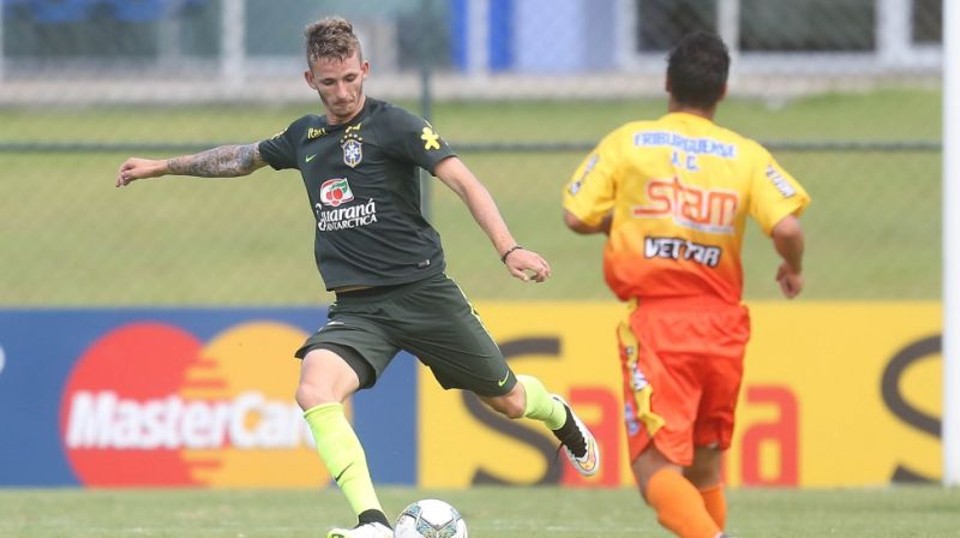 Mesmo na reserva, o zagueiro atleticano Léo Pereira marcou o segundo gol da seleção sub-20 contra o Friburguense. | Rafael Ribeiro/CBF