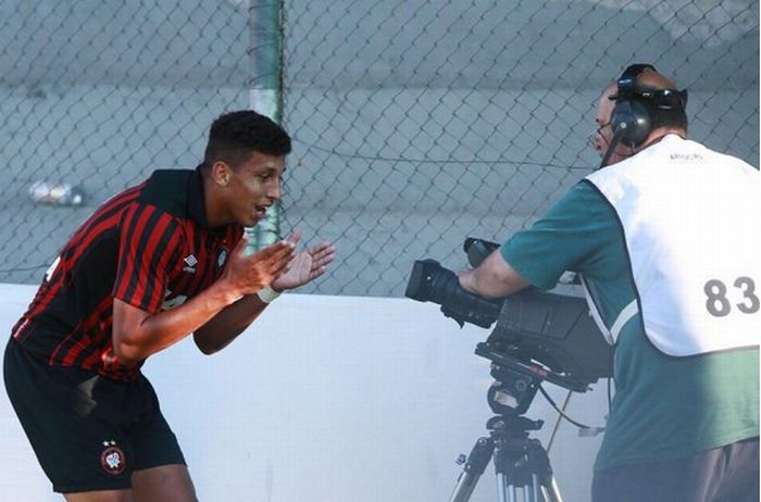 Cryzan está acertado para seguir no Atlético | Itamar Aguiar / Folhapress