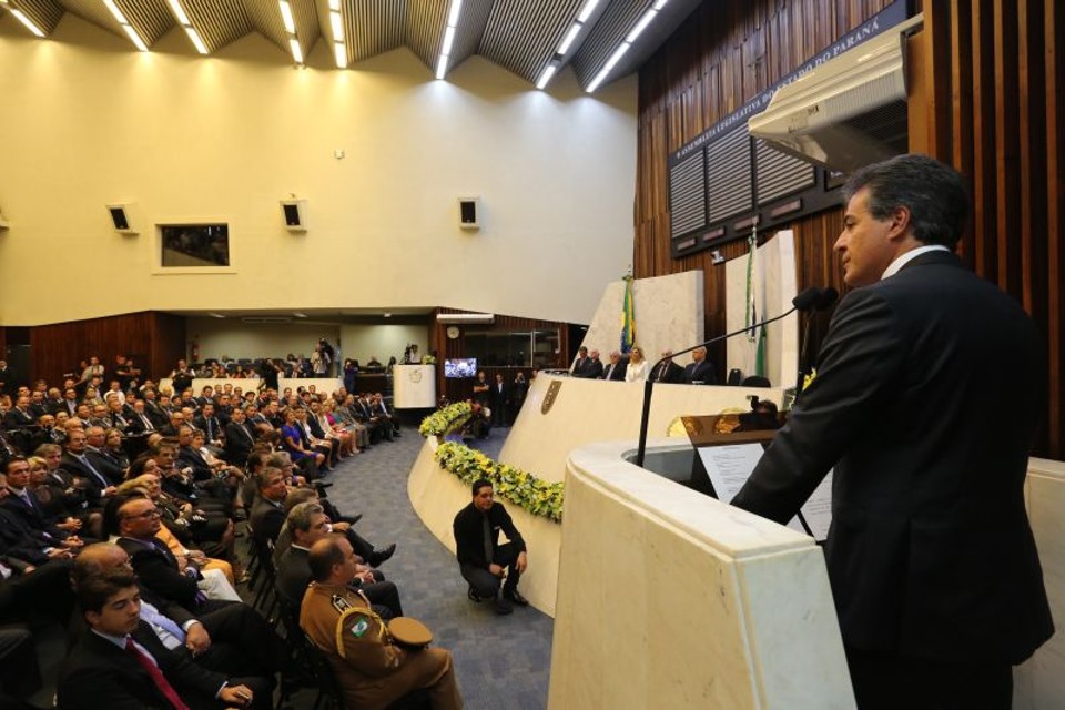 Richa em discurso na Assembleia | Ivonaldo Alexandre/Gazeta do Povo