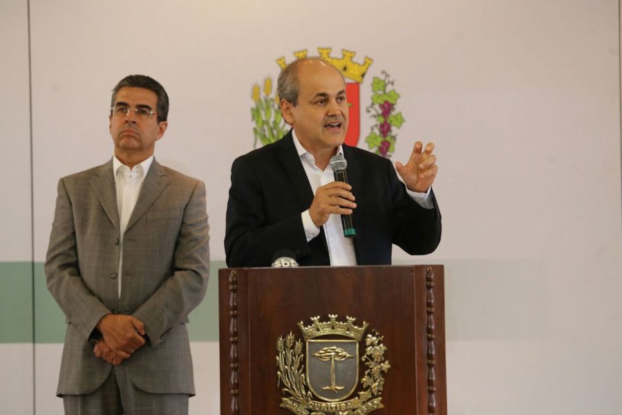 Gustavo Fruet: "A prefeitura não pode assumir sozinha uma conta de R$ 80 milhões" | Daniel Castellano/Gazeta do Povo