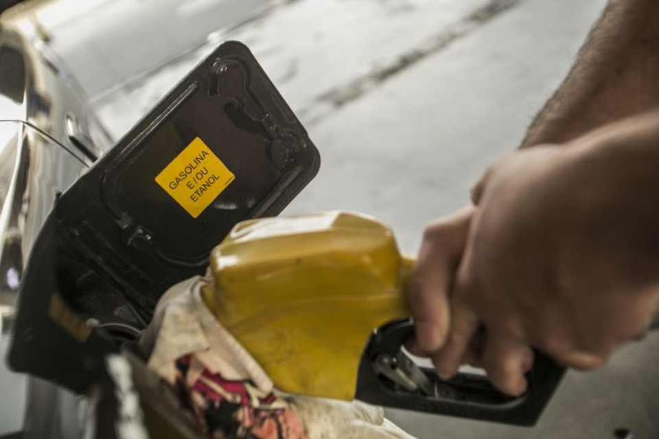 Volta da Cide deve aproveitar o momento de queda na cotação do petróleo. | Marcelo Andrade/Gazeta do Povo