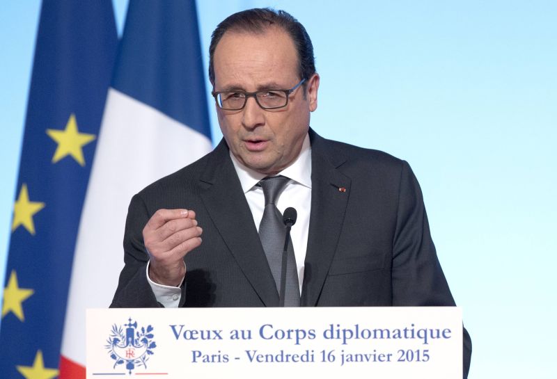 O presidente francês François Hollande faz discurso a embaixadores estrangeiros durante uma cerimônia no Palácio do Eliseu, em Paris | REUTERS/Jacques Brinon/Pool