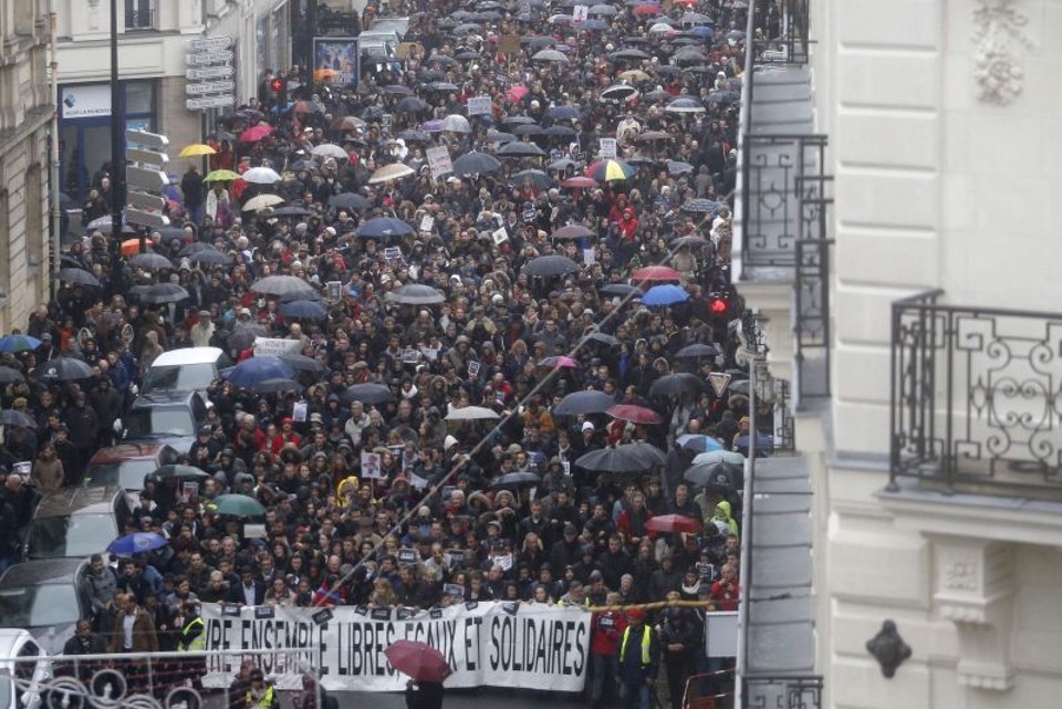 Milhares se reúnem na França em marcha contra atentado que matou 12 pessoas | REUTERS/Stephane Mahe