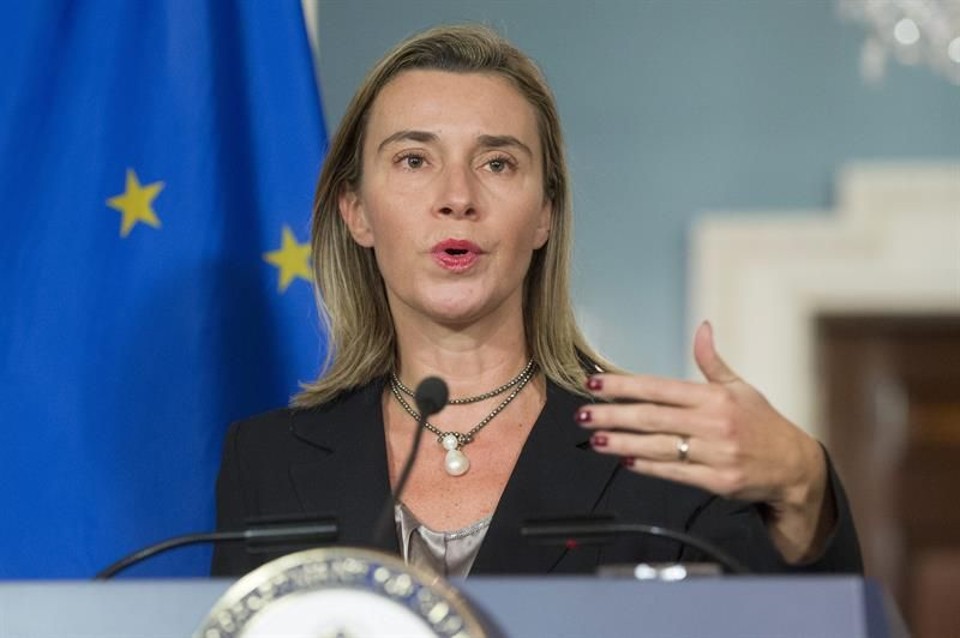 A chefe da diplomacia europeia, Federica Mogherini, convocou um conselho extraordinário para a próxima quinta-feira | EFE/MICHAEL REYNOLDS
