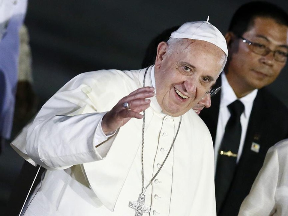 Papa Francisco chega para visita às Filipinas | EFE/Dennis M. Sabangan