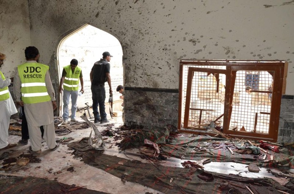 Interior da mesquita onde ocorreu o atentado | Amir Hussain/Reuters